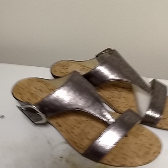 Sandals - Picture 4 of 4